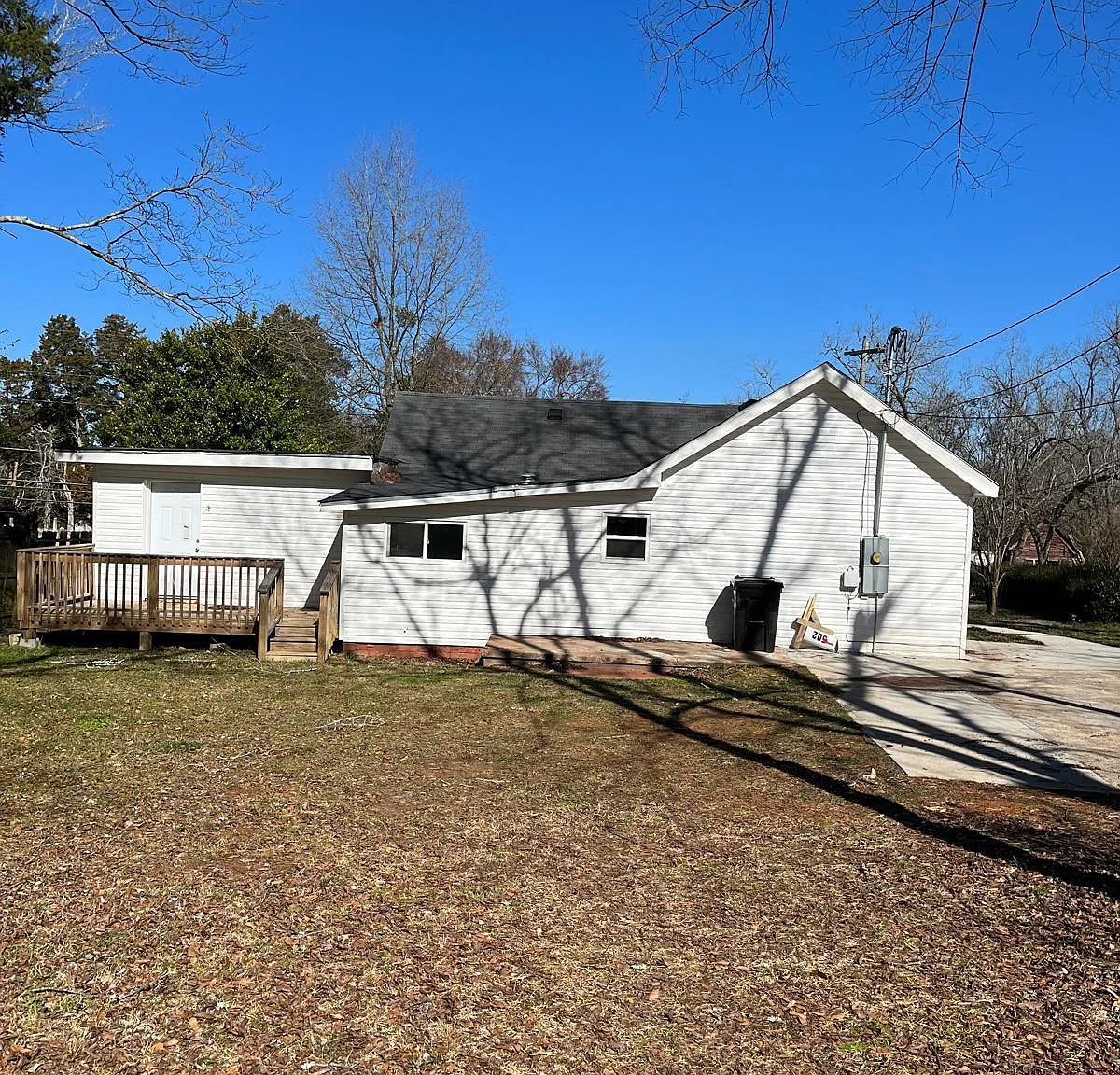 3 bed, 2.0 bath, 1443 sqft, $1,700 — Photo 3