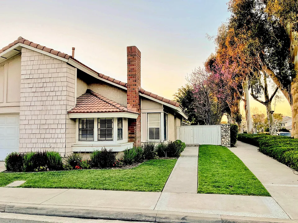17 Fallbrook