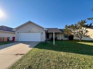 3911 Pebblebrook Ln, Champaign, IL 61822