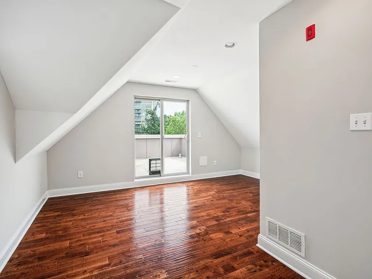 2228 Summer St #3 — Photo 15