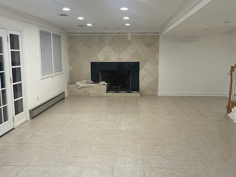 11912 Renwood Ln — Photo 6