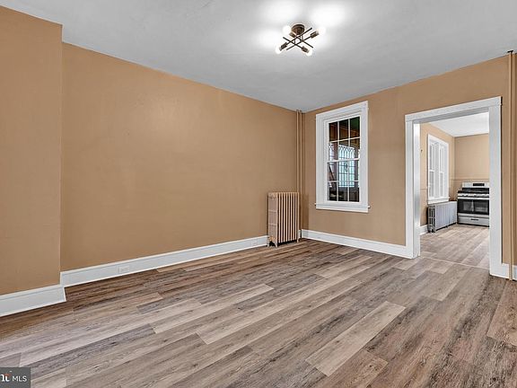 4th image of 330 Beaver St #1
