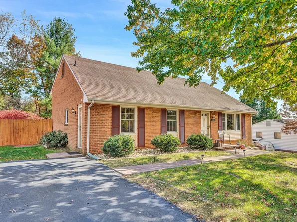 1102 Pedigo Ln, Vinton, VA 24179