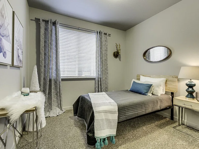 Union Park Apartments — Photo 18