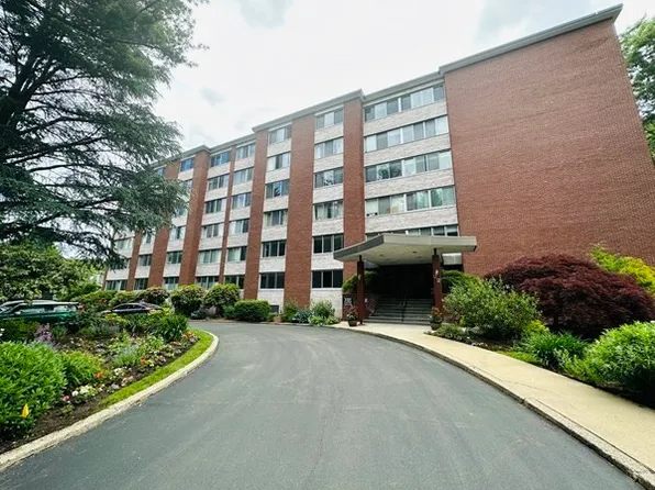 22 Chestnut Pl APT 106, Brookline, MA 02445