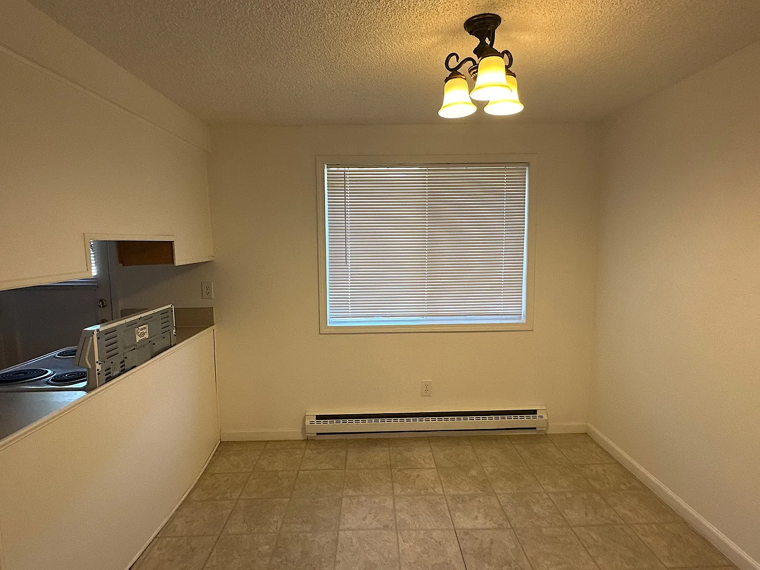 2 bed, 750 sqft, $1,600 — Photo 2