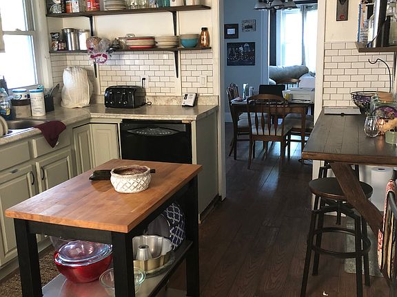 3rd image of 3908 Catherine Ave