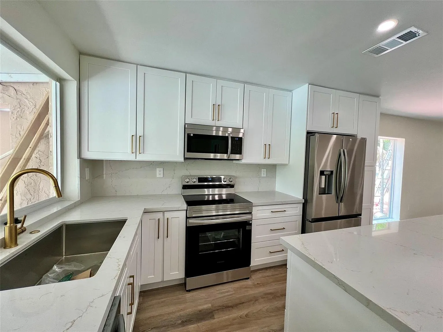 3 bed, 1445 sqft, $3,700 — Photo 3