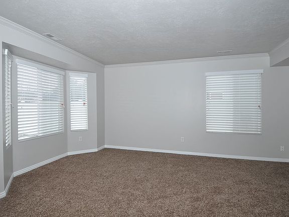5th image of 2257 E Hawthorne St