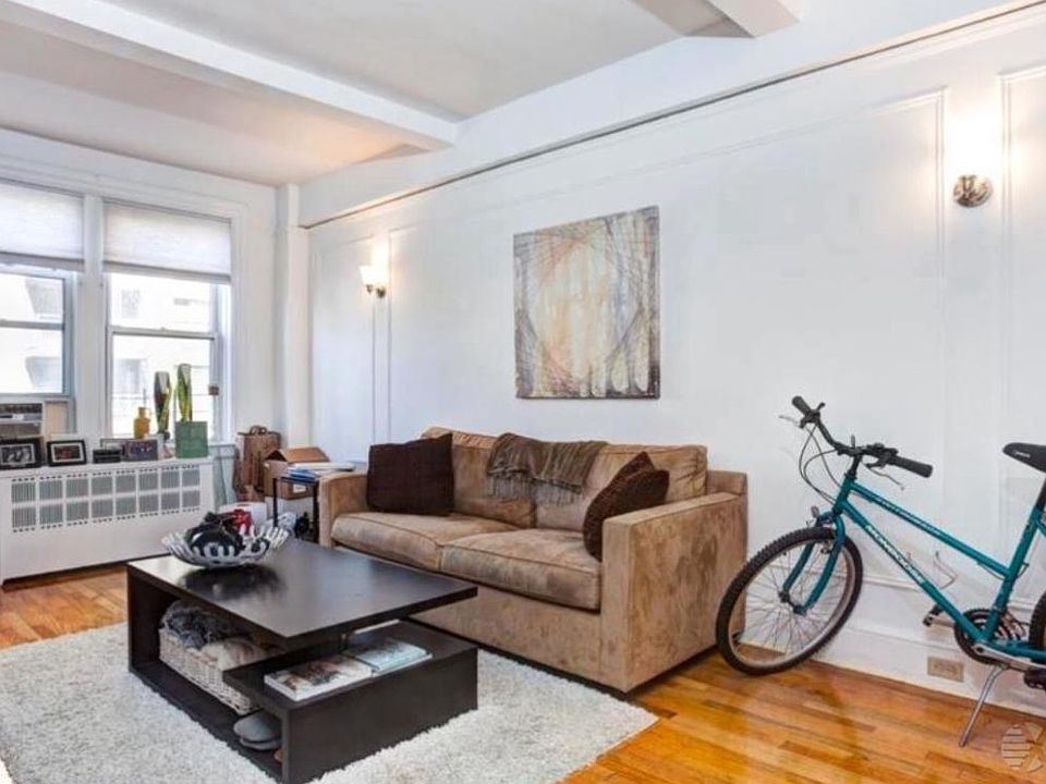 2nd image of 200 W 70th St APT 4E