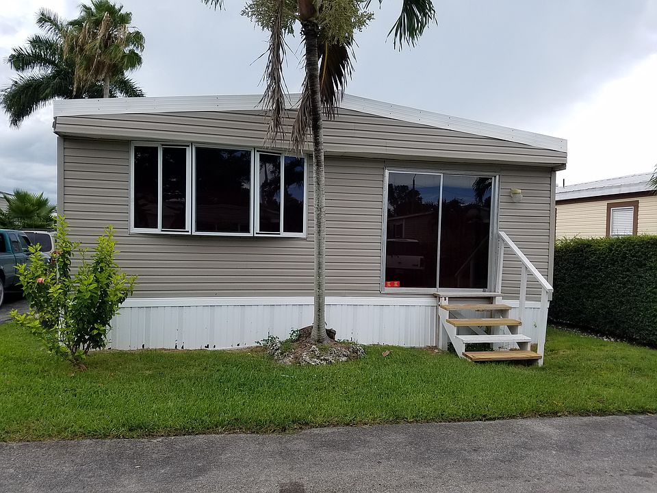 1st image of 100 NE 6th Ave #00