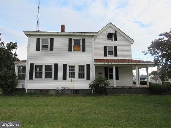 3rd image of 564 Chestnut Ave