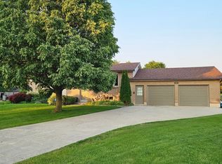 18 Hawthorn Cres, North Middlesex, ON N0M1A0