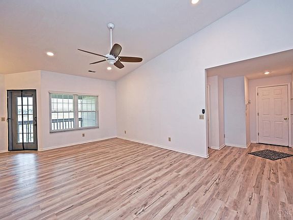 4th image of 11971 Olde Dominion Dr Unit 7