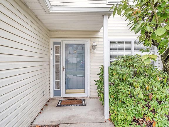 3rd image of 1908 Lynbrooke Dr