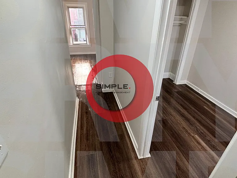 1146 Locust St — Photo 7