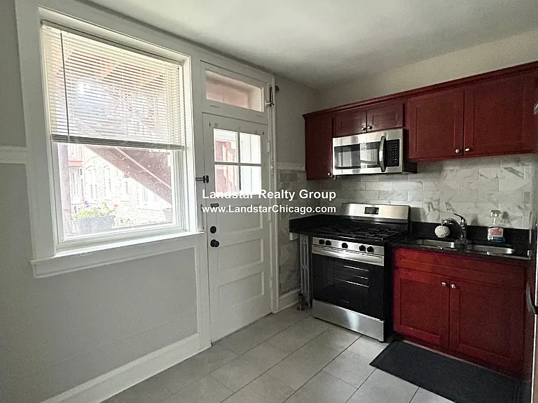 2905 N Kilbourn Ave #1 — Photo 15