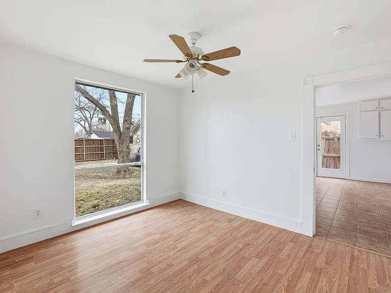 202 E Linda Dr — Photo 6