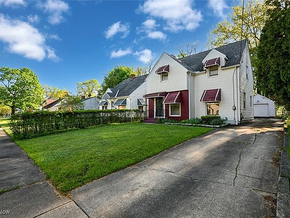 3rd image of 1039 Winton Ave