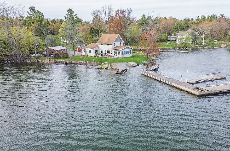 1st image of 45586 Lois Ln