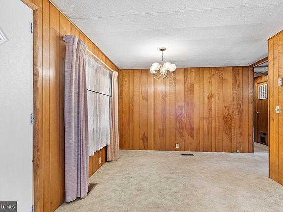 5th image of 1618 Buchanan Trl