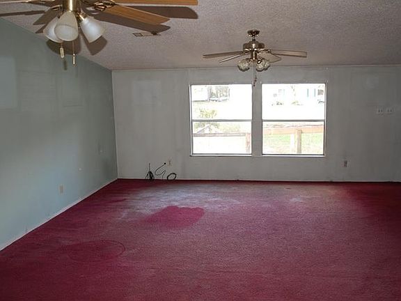 3rd image of 33438 Betts Dr