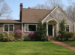 1556 Noyack Rd, Southampton, NY 11968