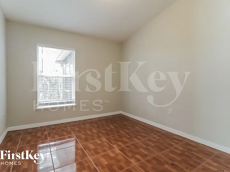 253 McKay Blvd — Photo 13