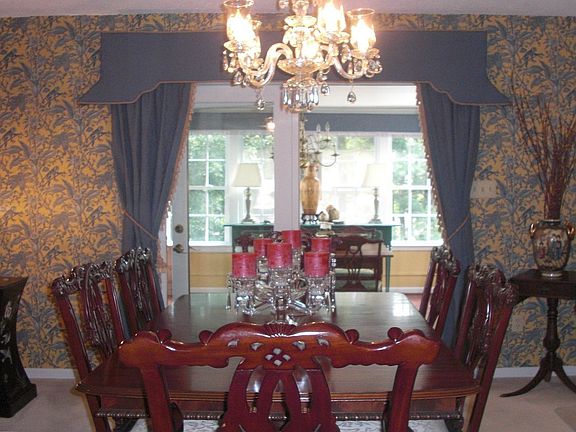 Elegant Dining & updated kitchen