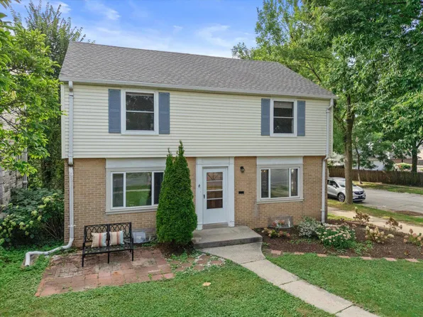 5873 North Santa Monica BOULEVARD, Whitefish Bay, WI 53217