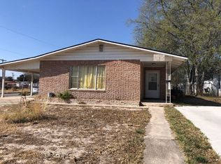 700 E 12th St, Del Rio, TX 78840