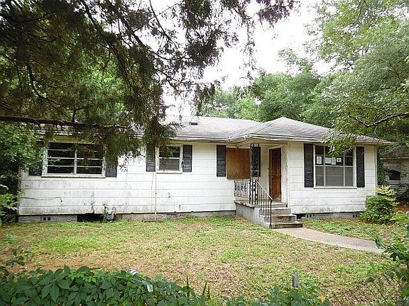 2nd image of 3808 W Lee St
