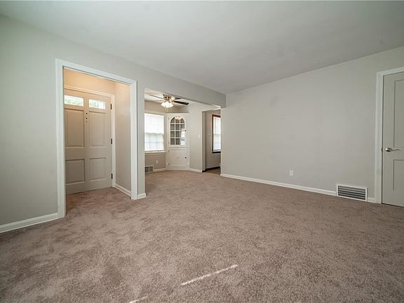 4th image of 23364 Clifford Dr