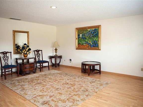 2nd image of 15 San Jacinto Dr