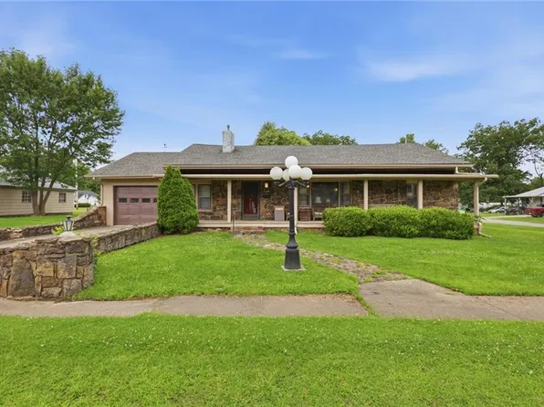 321 E Chestnut St, Rich Hill, MO 64779