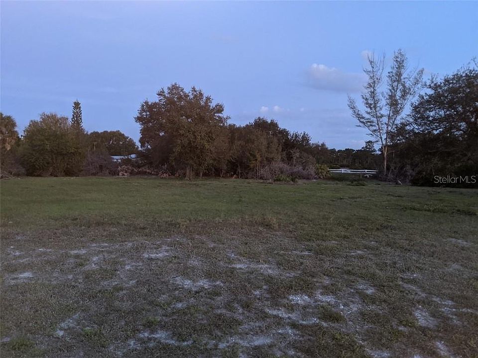 1st image of 933 Boundary Blvd