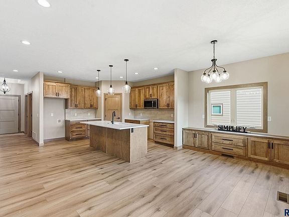 3rd image of 2421 E Joshua Cir