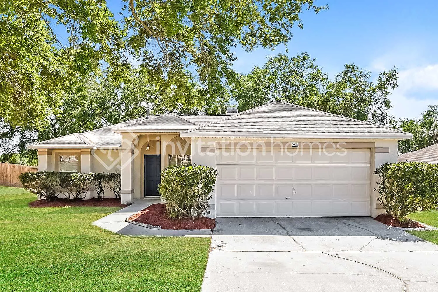 635 Park Valley Cir Minneola, FL 34715 — Photo 1