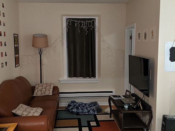 5th image of 1018 19th Ave NE APT 206