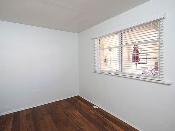 5th image of 4925 Del Mar Ave #5