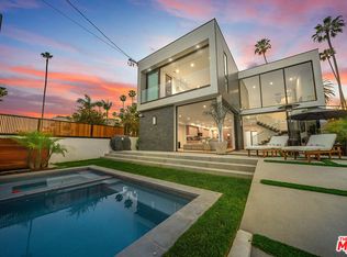 200 N Doheny Dr, Beverly Hills, CA 90211