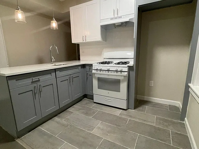 849 S 19th St #1R — Photo 2