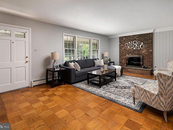 4th image of 13512 Floris St