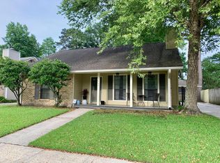 3965 Country View Dr, Baton Rouge, LA 70816