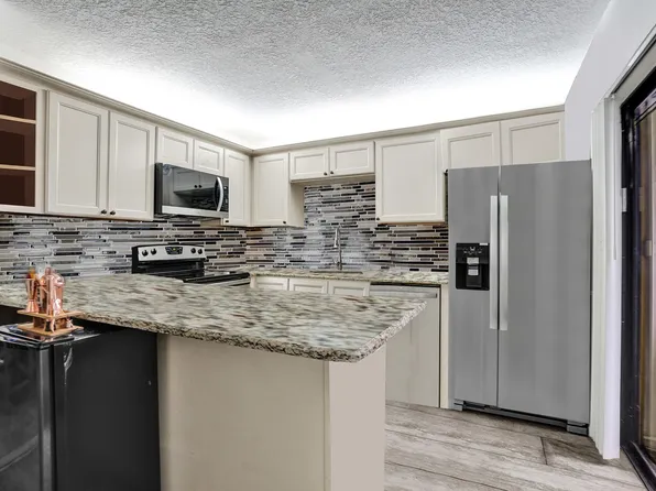 9993 NW 7th Street, Plantation, FL 33324