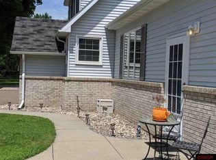 710 5th St N, Saint James, MN 56081