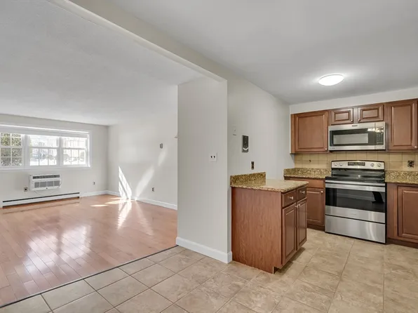 8 Old Colony Ln APT 2, Arlington, MA 02476