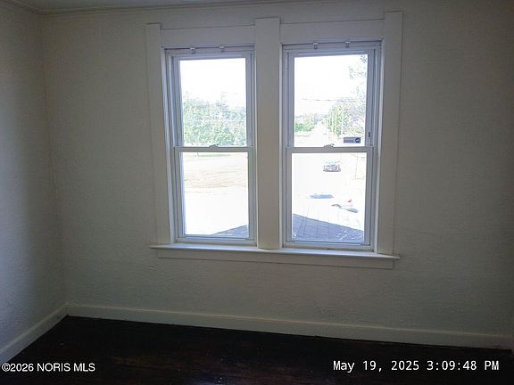 3rd image of 2145 Dorr St