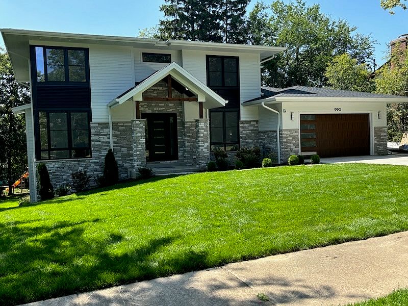 1st image of 990 Saxony Dr
