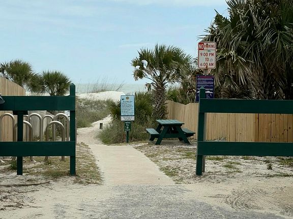5th image of 120 BEACH Avenue